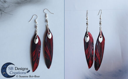 3-Red-black-marbled-feathers-susanne-bot-boer-sbdesignscreations-handmade-earrings