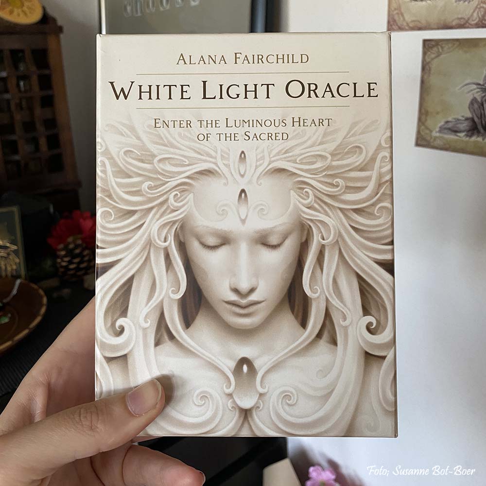 White-Light-Oracle-Alana-Fairchild-Divination